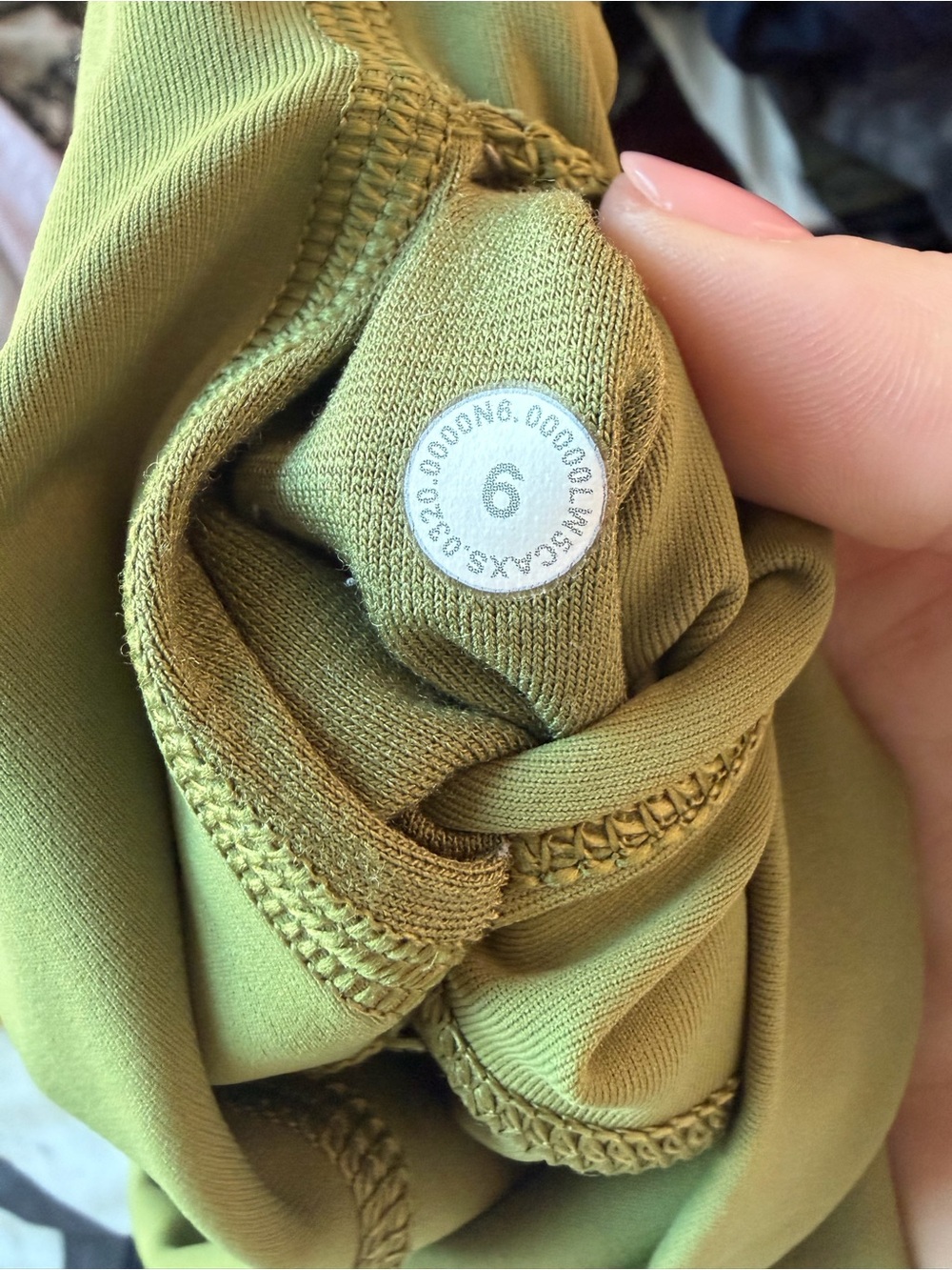 Lululemon green active leggings Size 6, 23” inseam - Picture 5 of 6